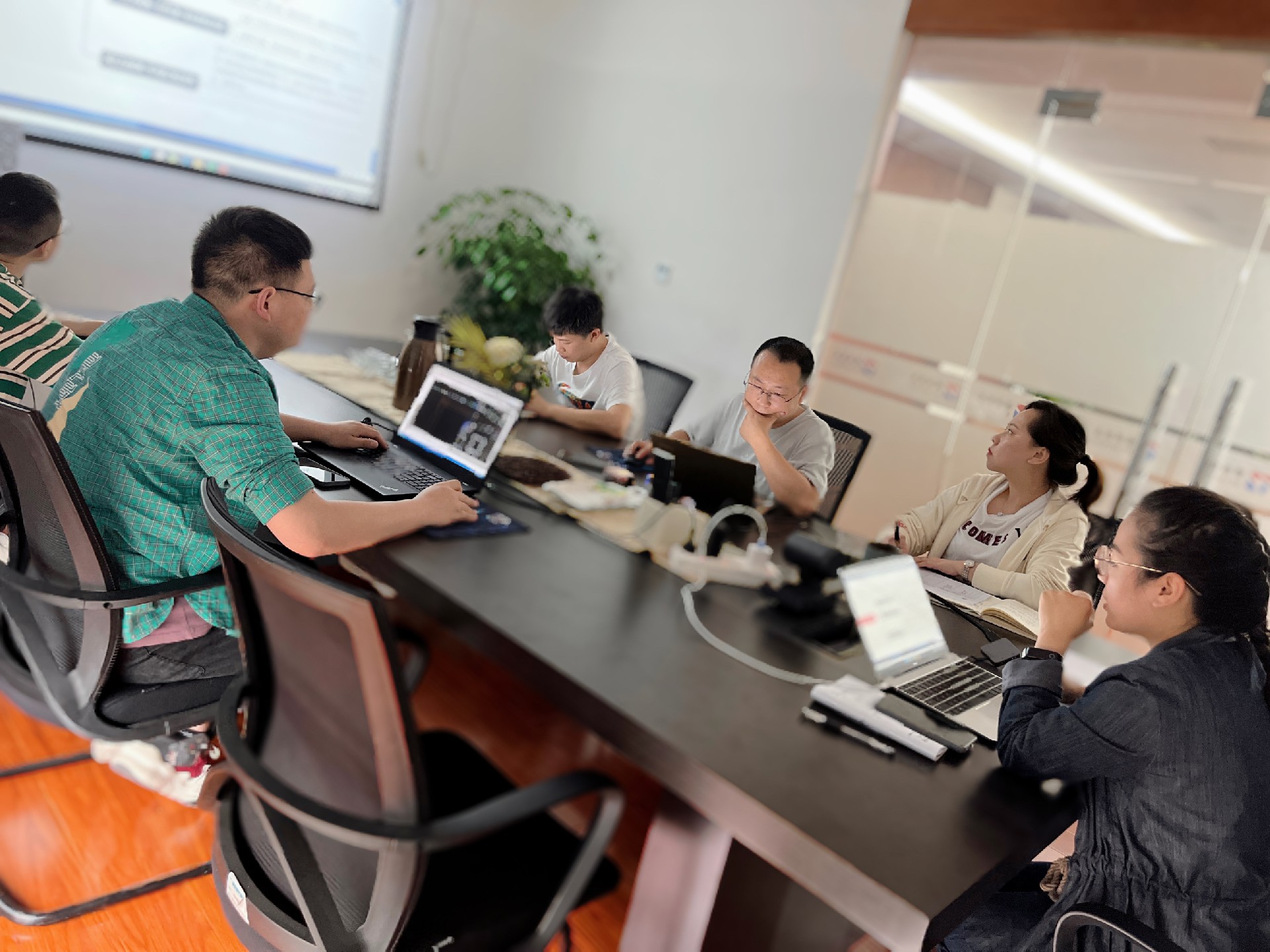 公司開展關(guān)于《公司管理中的法律風(fēng)險》的培訓(xùn)